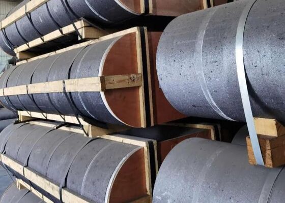 Chine Uhp 200-800mm Graphite Electrode Electric Arc Furnace Carbon Graphite Electrodes for Steel Casting Graphite Electrodes uhp Price fournisseur